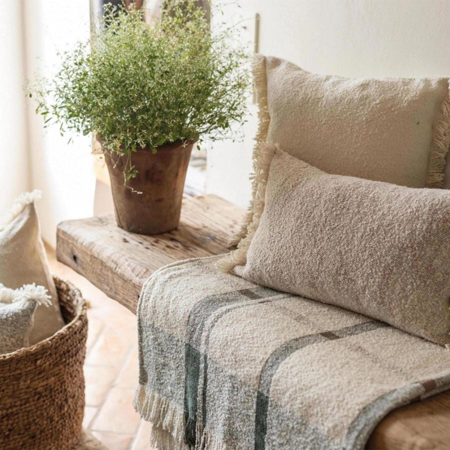 Cojin Beige Flecos