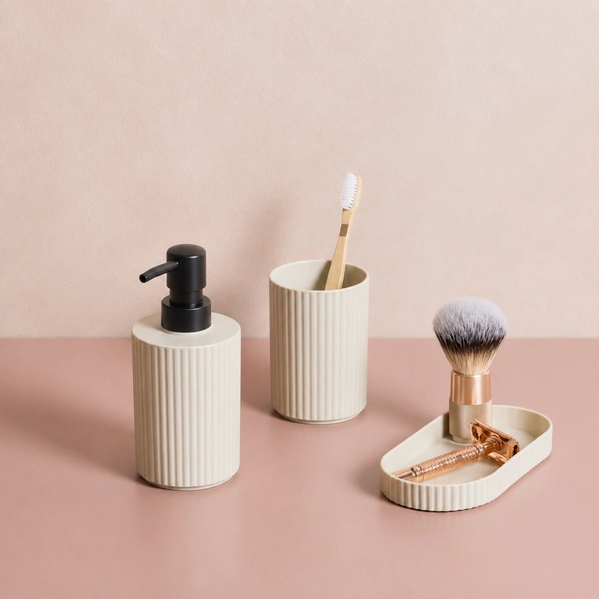 Conjunto-dispensador-jabon-y-portacepillos-rayado-beige-Stilo-Decor-2